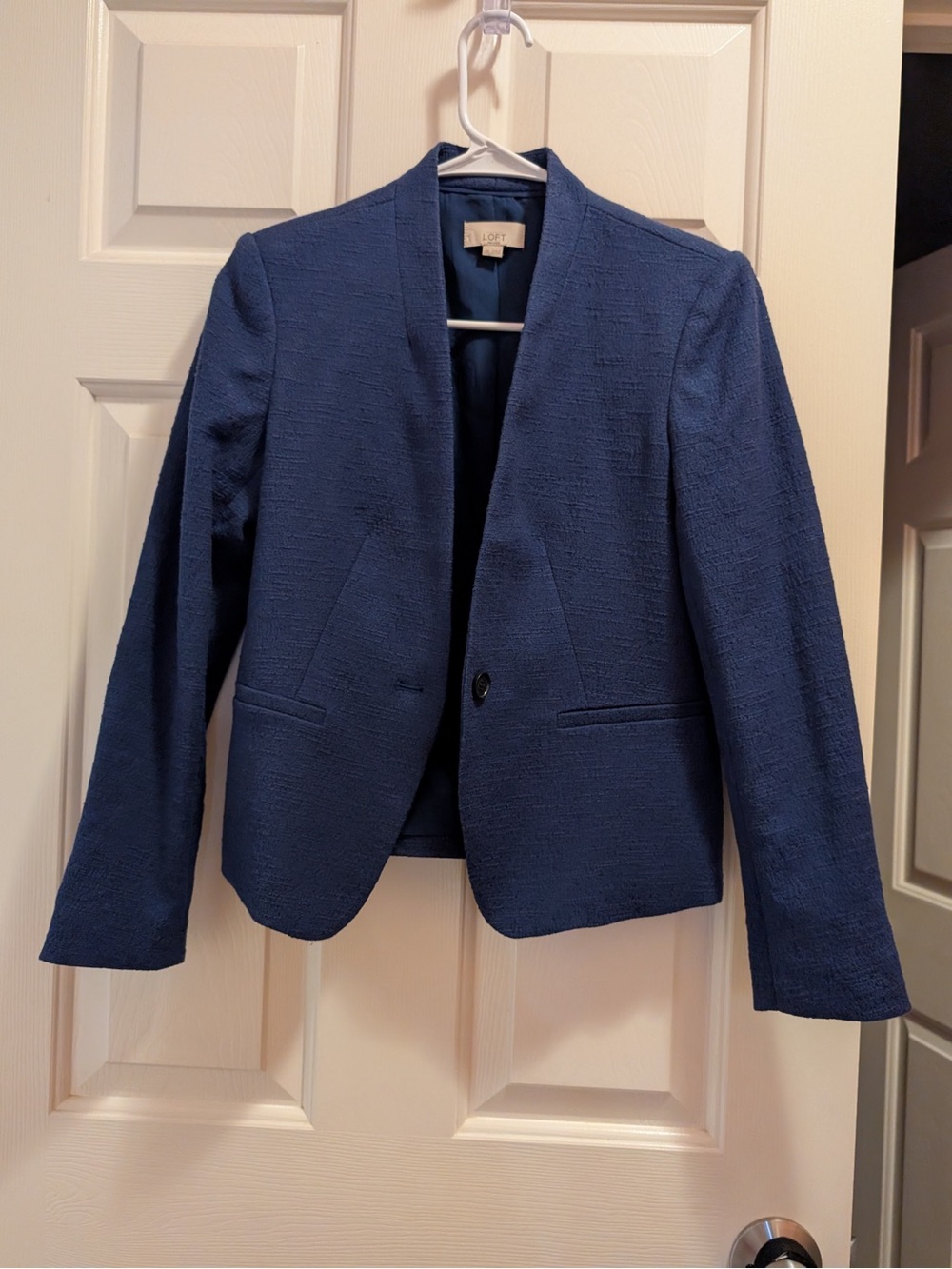 Loft Women's Navy Textured Blazer - Classic Single-Button Jacket